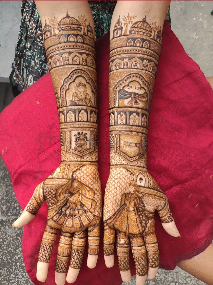 Tell a story with your Mehndi design.