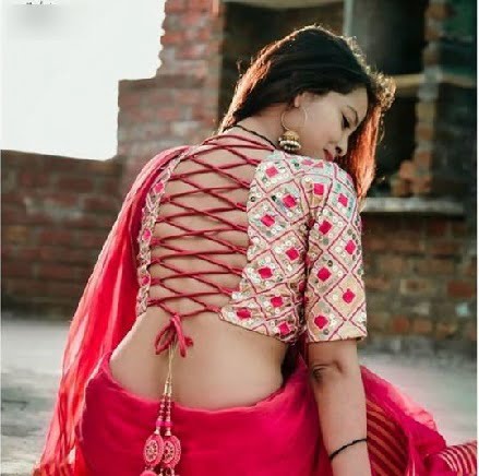 Try criss-cross back design for your pre-wedding.