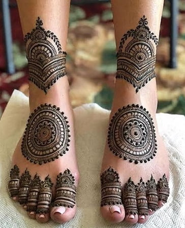 Mandala designs are common enough among brides.