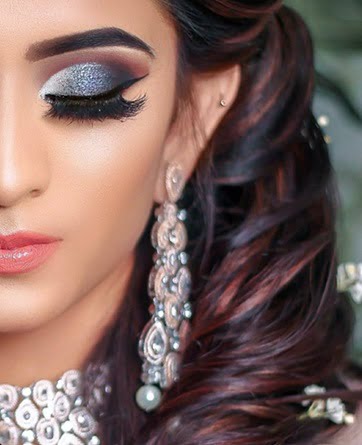 Use bold and dark colors to create this smokey eye look.