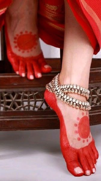 Feet jewelry is the most underrated yet one of the most charming aspects of bridal attire.