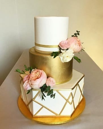 Wedding cakes geometric designs add a contemporary feel.