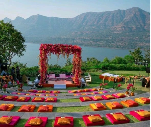 Go for a hilltop mehndi ceremony.